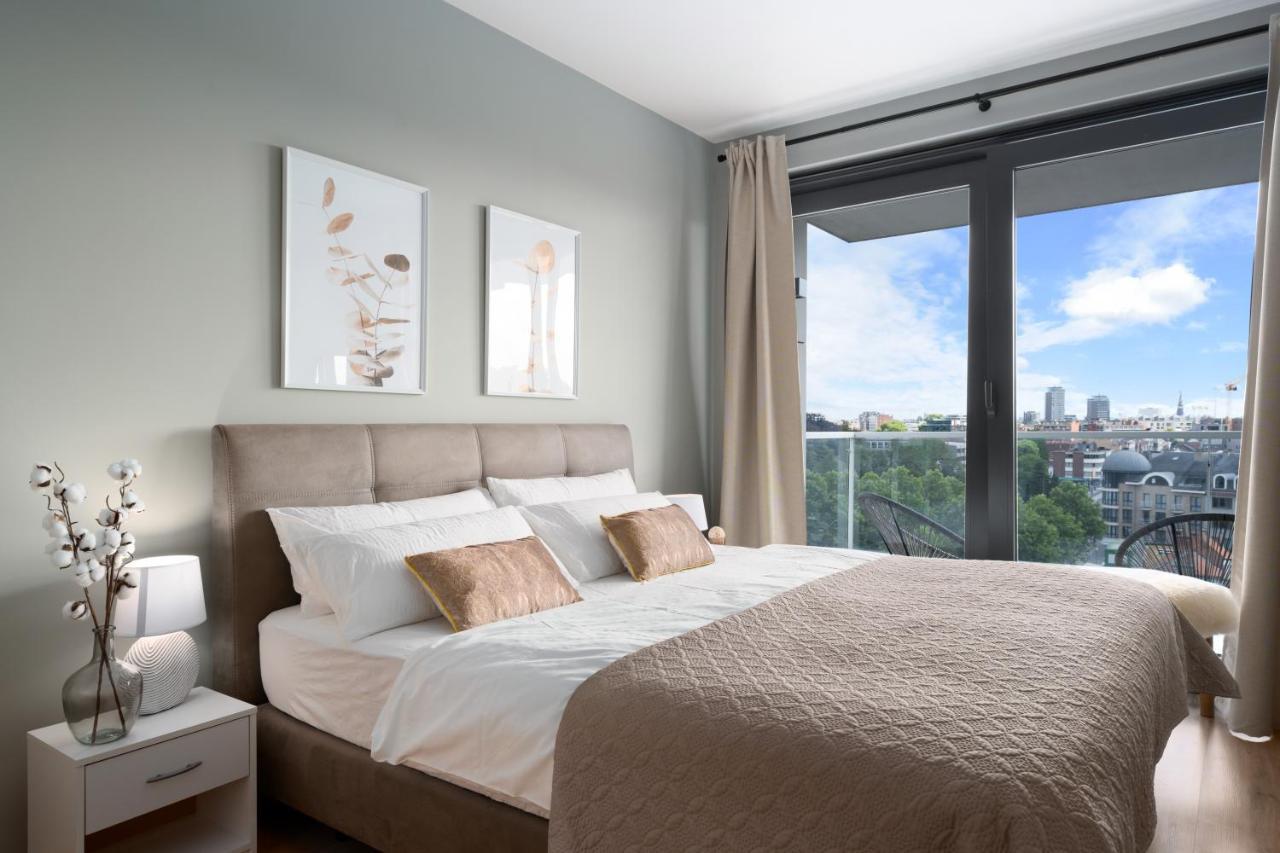 Shs Homes-Luxe Highrise, 2 Bedrooms, Kitchen, Free Parking, Stunning View, Large Tarrasse, Workspace Hasselt Esterno foto